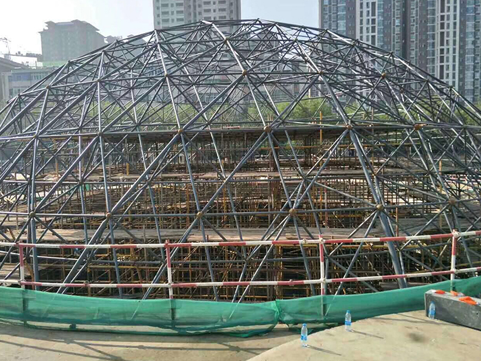 五大连池球形网架钢结构施工